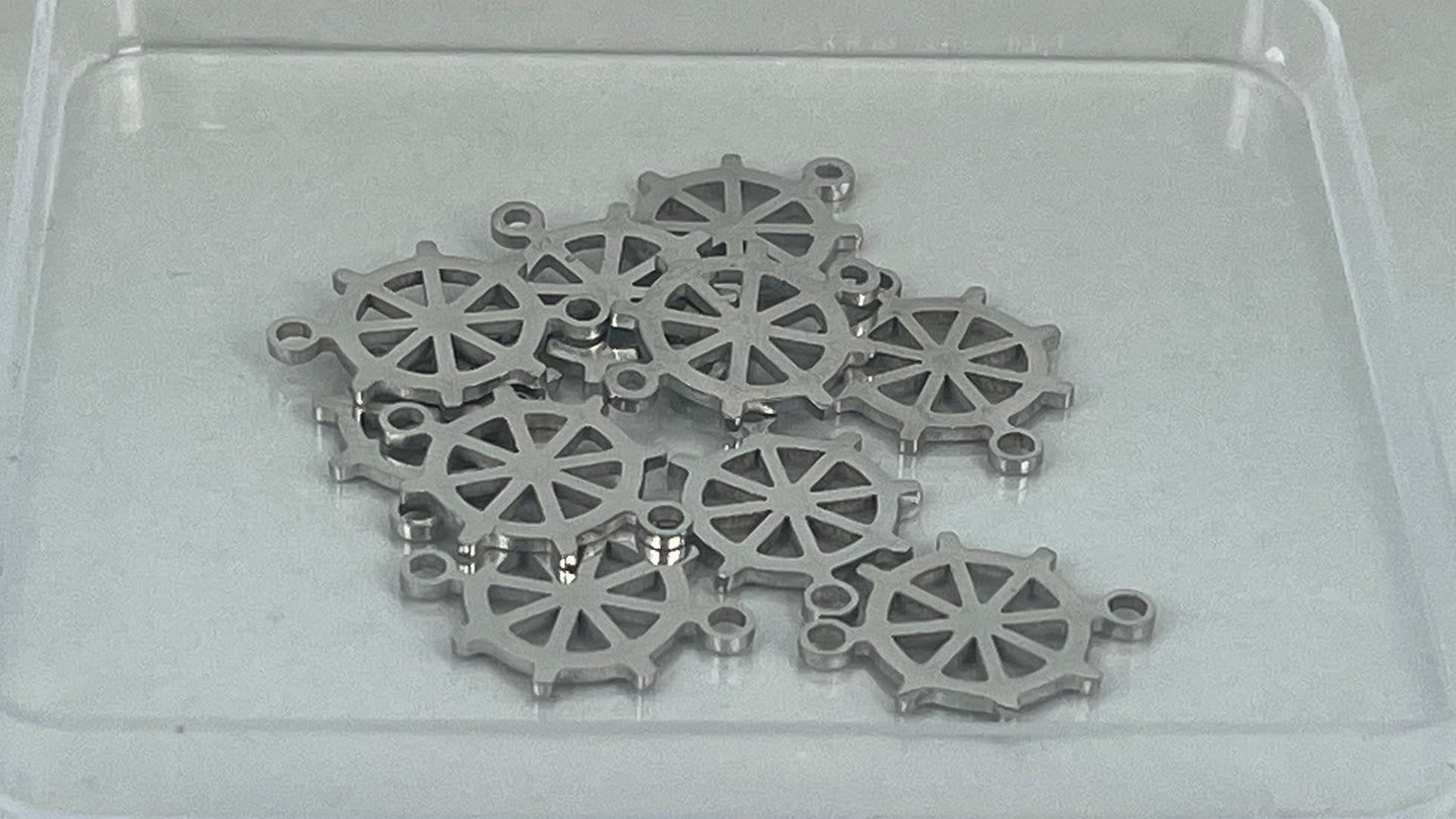 Ship's wheel charms (10 pieces)