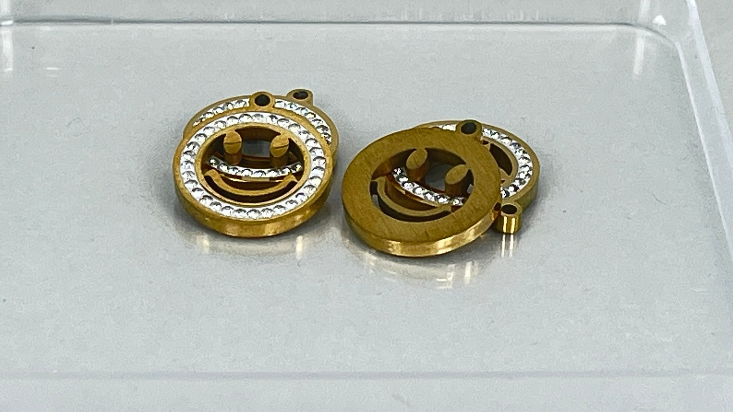 Face charms (4 pieces)