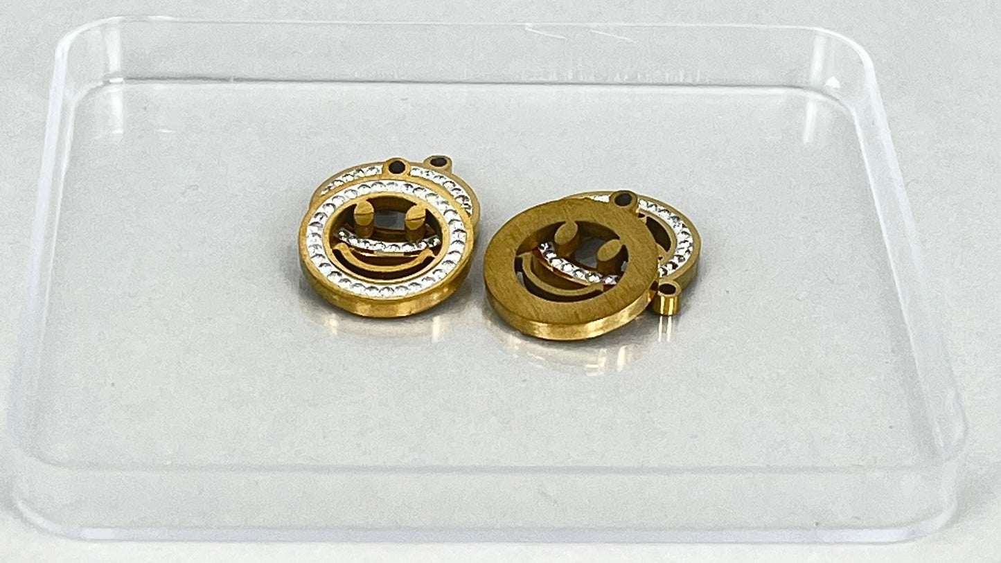 Face charms (4 pieces)
