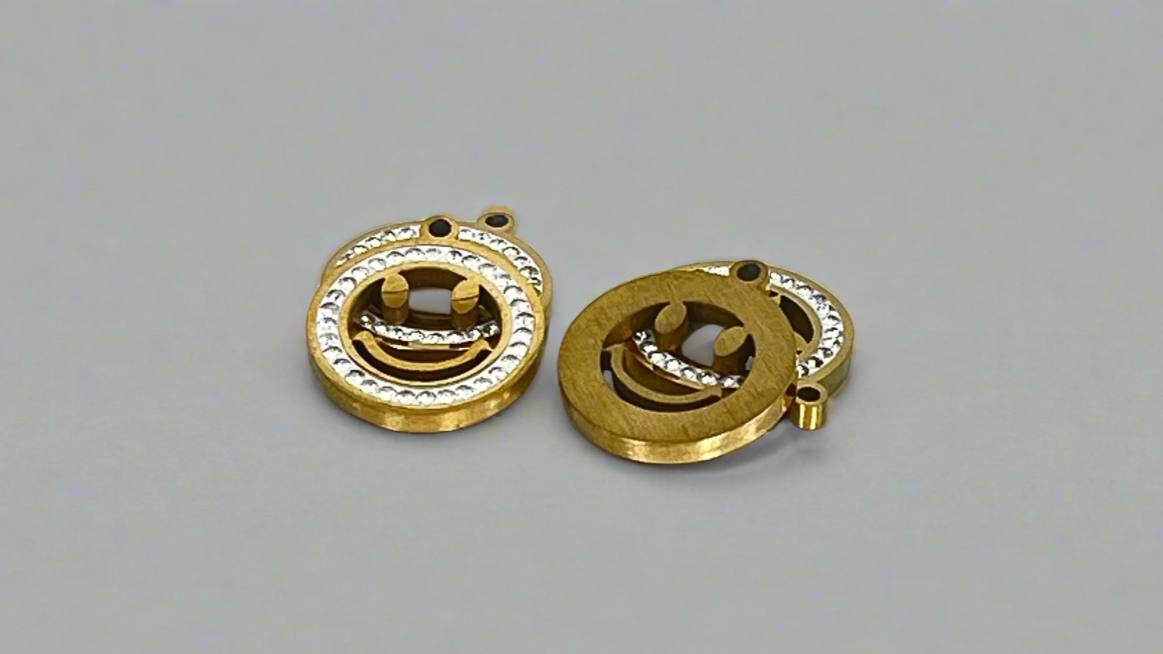 Face charms (4 pieces)