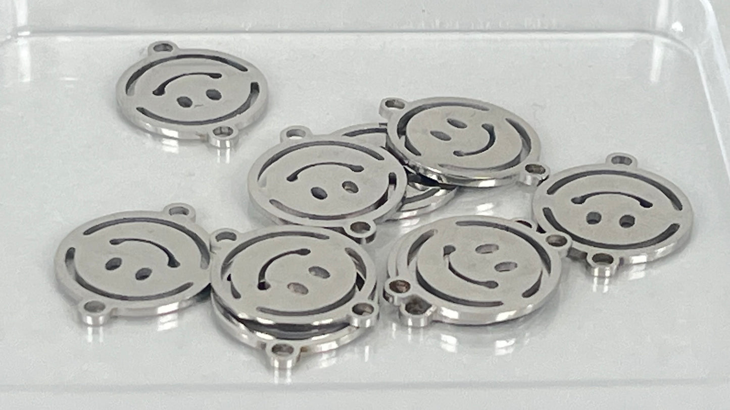 Smiley charms (10 pieces)