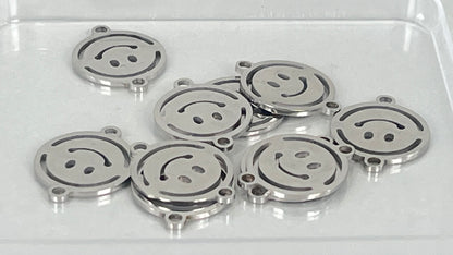 Smiley charms (10 pieces)
