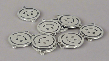 Smiley charms (10 pieces)