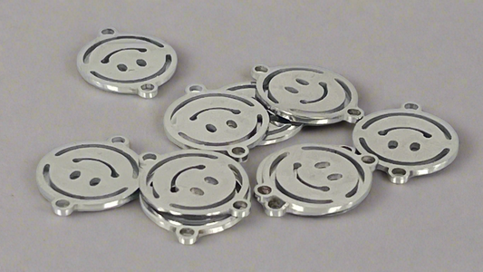Smiley charms (10 pieces)