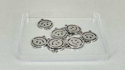 Smiley charms (10 pieces)