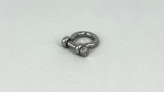 Shackle