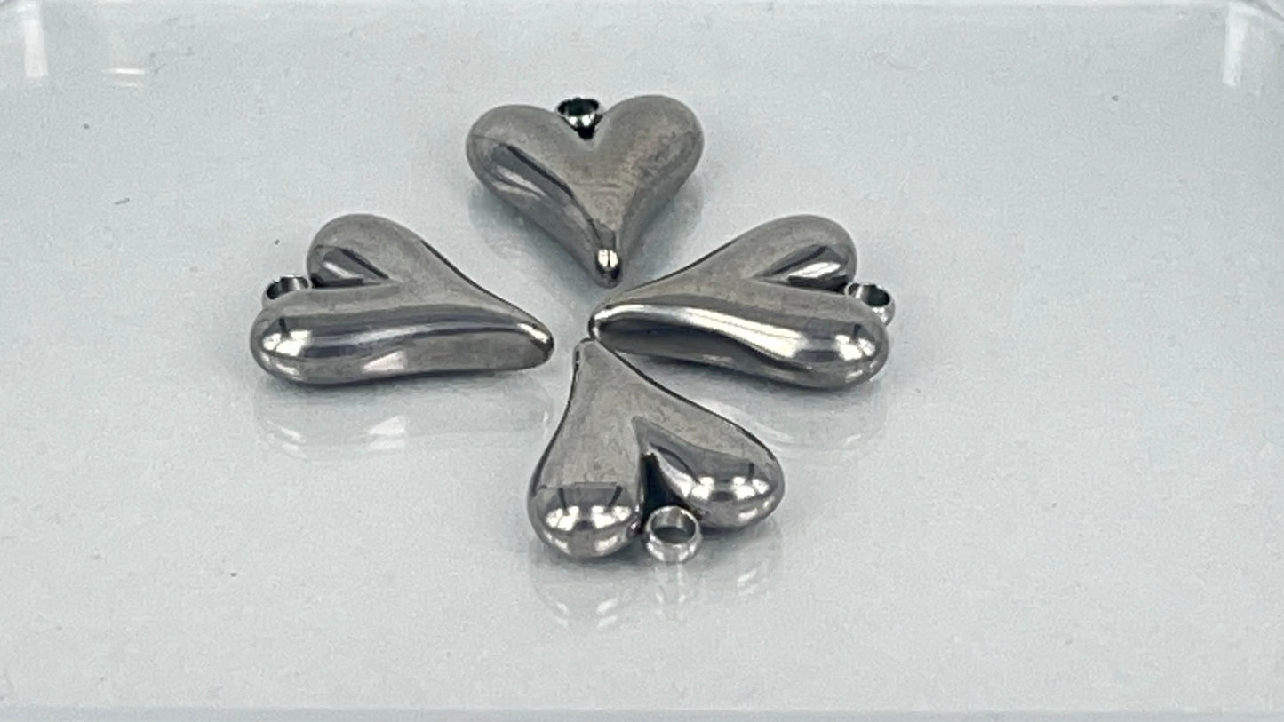 Heart pendants 15 mm (4 pieces)