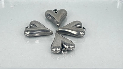 Heart pendants 15 mm (4 pieces)