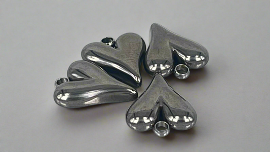 Heart pendants 15 mm (4 pieces)