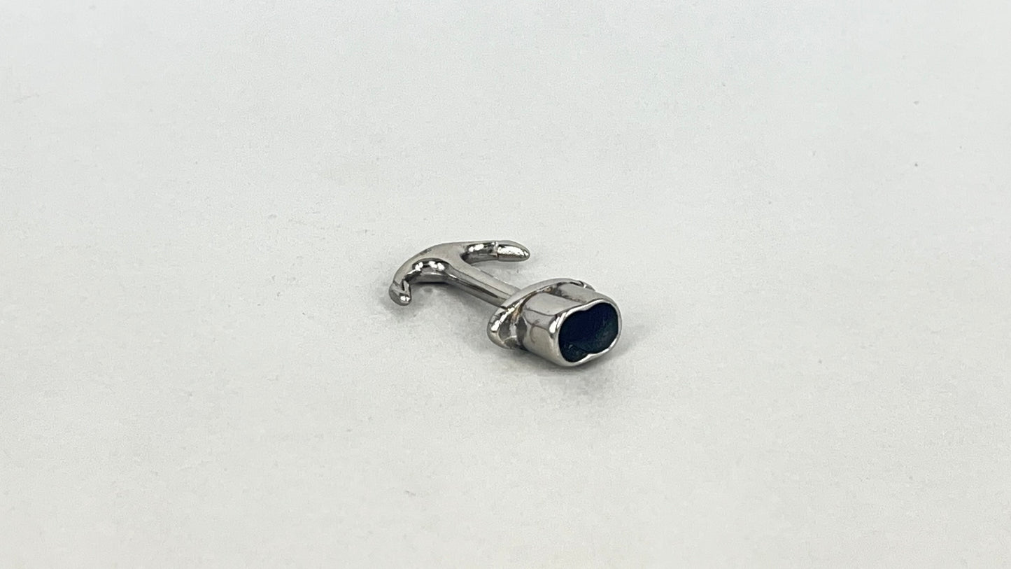 Anchor clasp