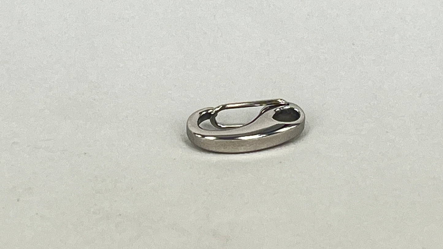 GB21 clasp