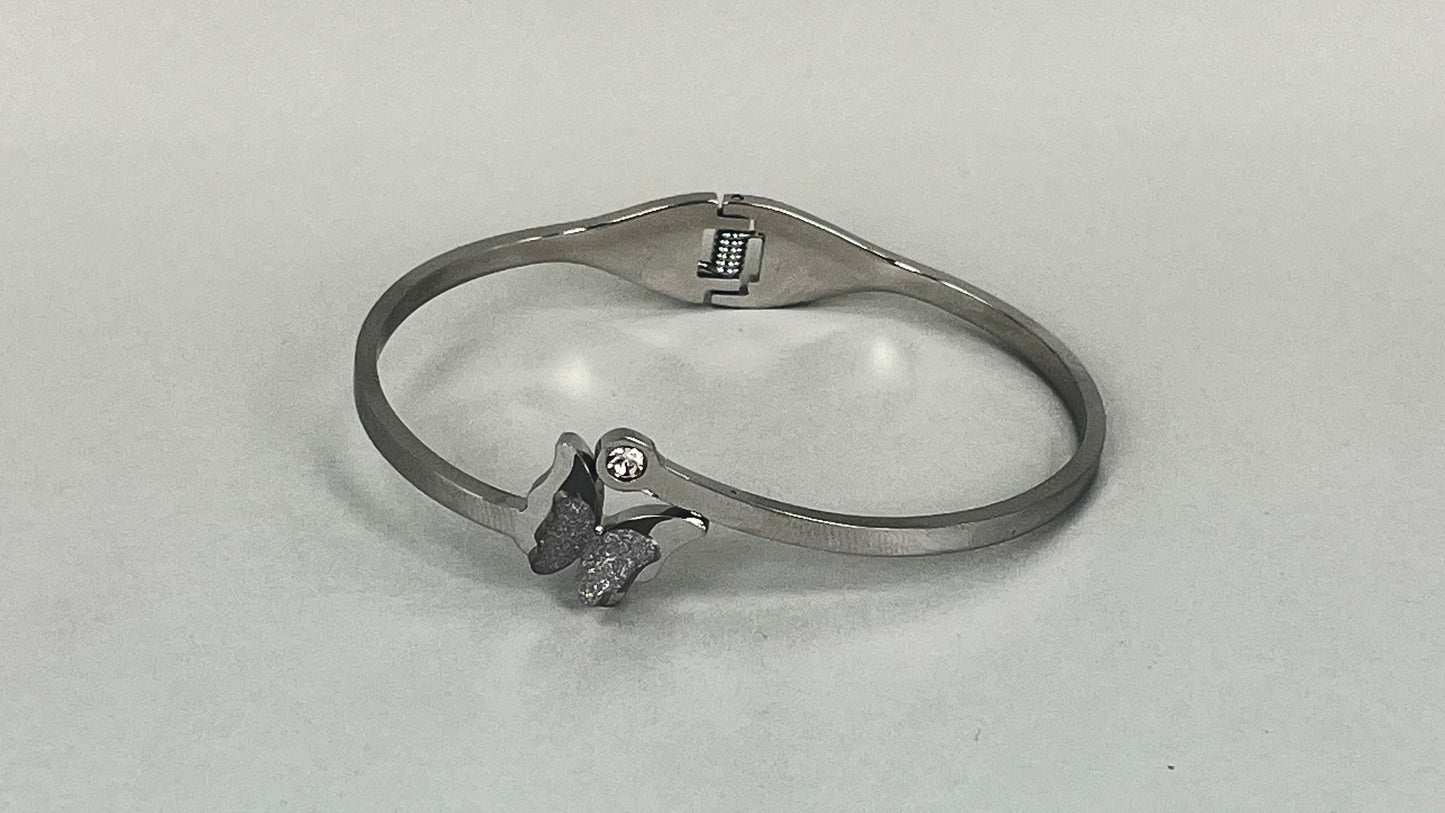 Butterfly bangle S2-889
