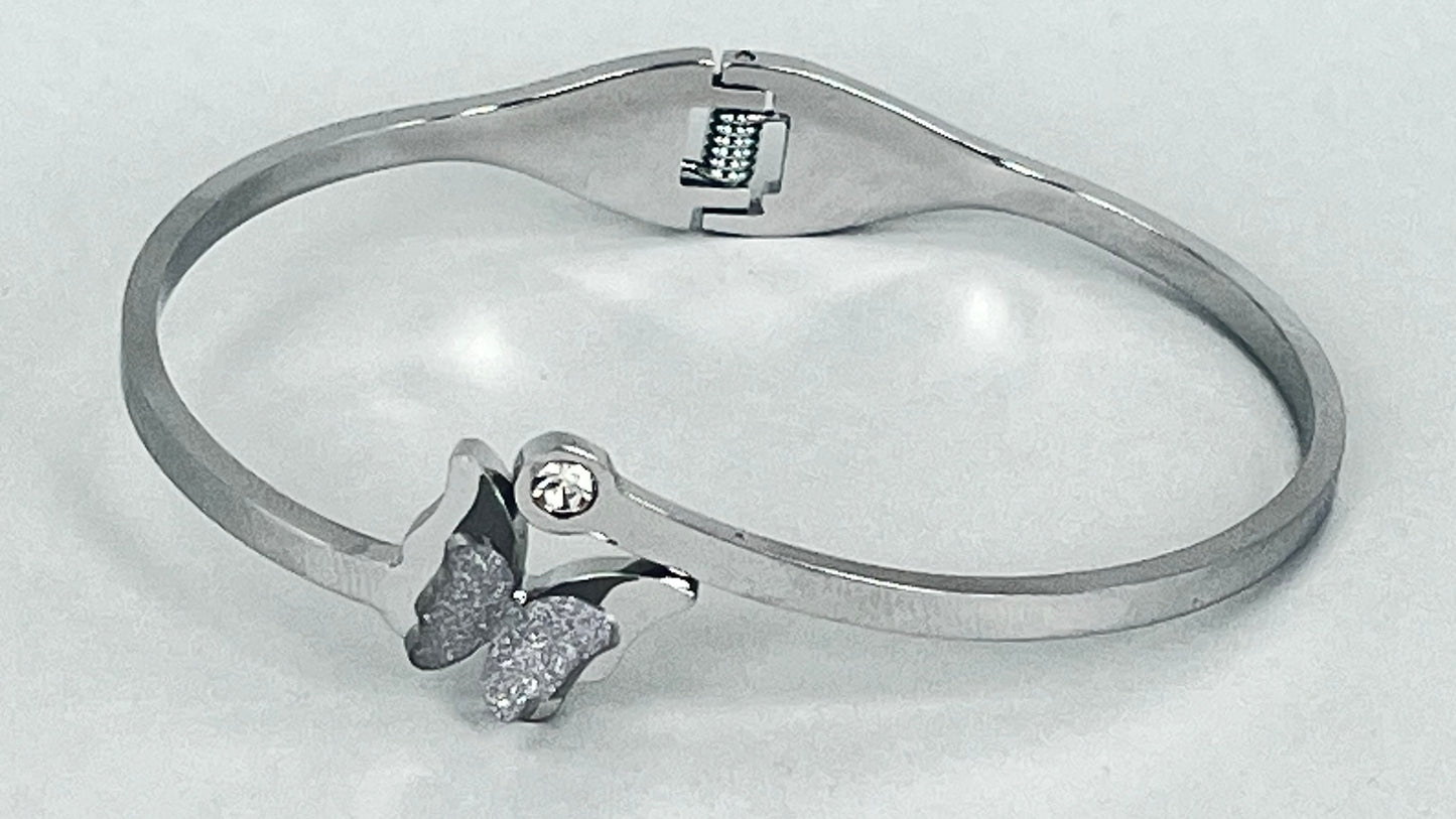 Butterfly bangle S2-889