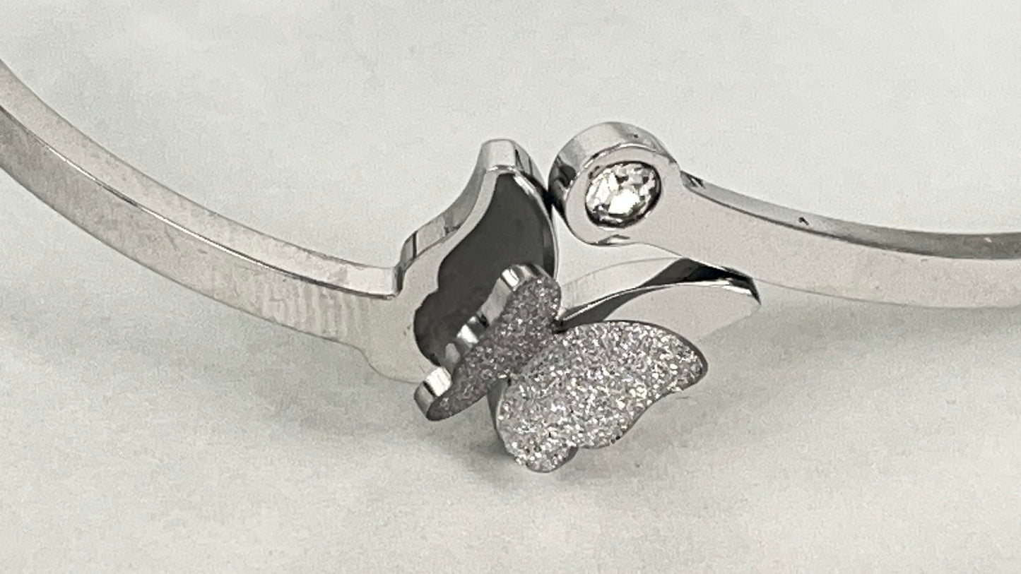 Butterfly bangle S2-889