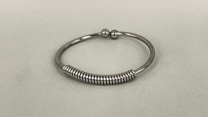 Spring bangle