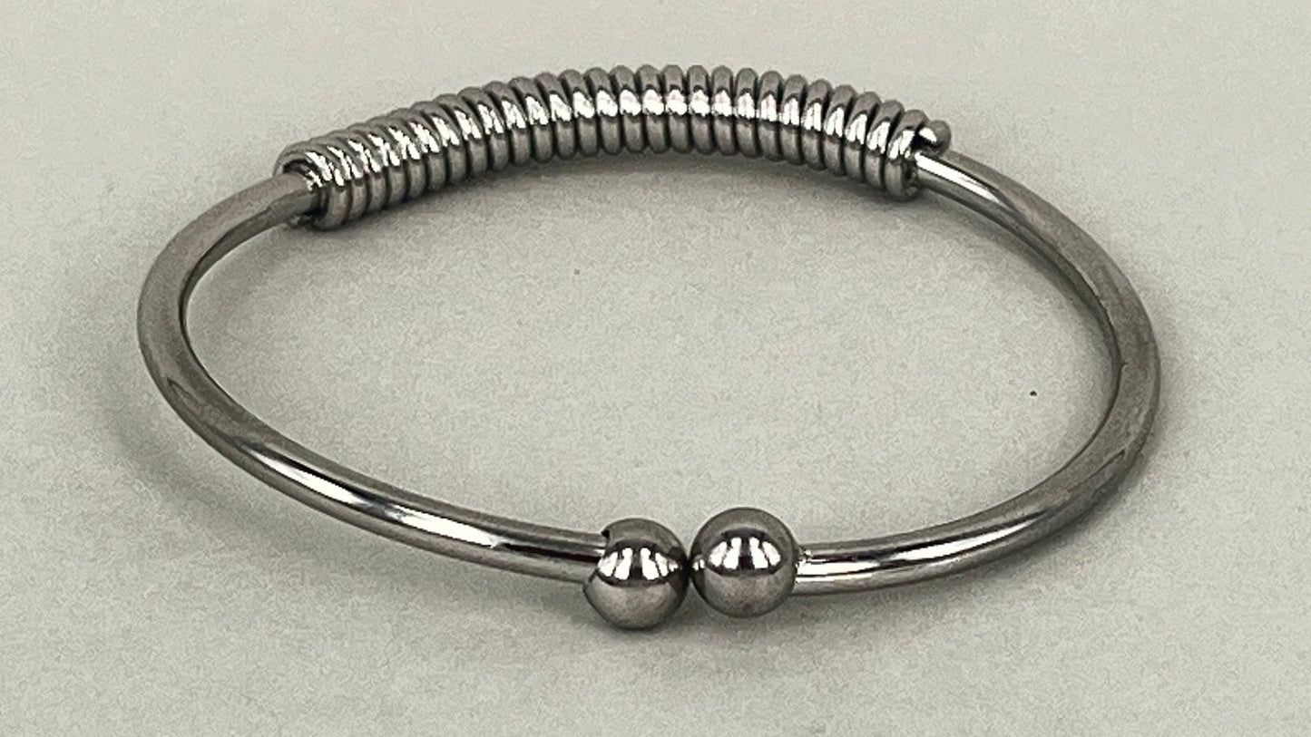 Spring bangle