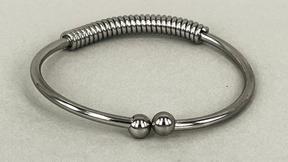 Spring bangle