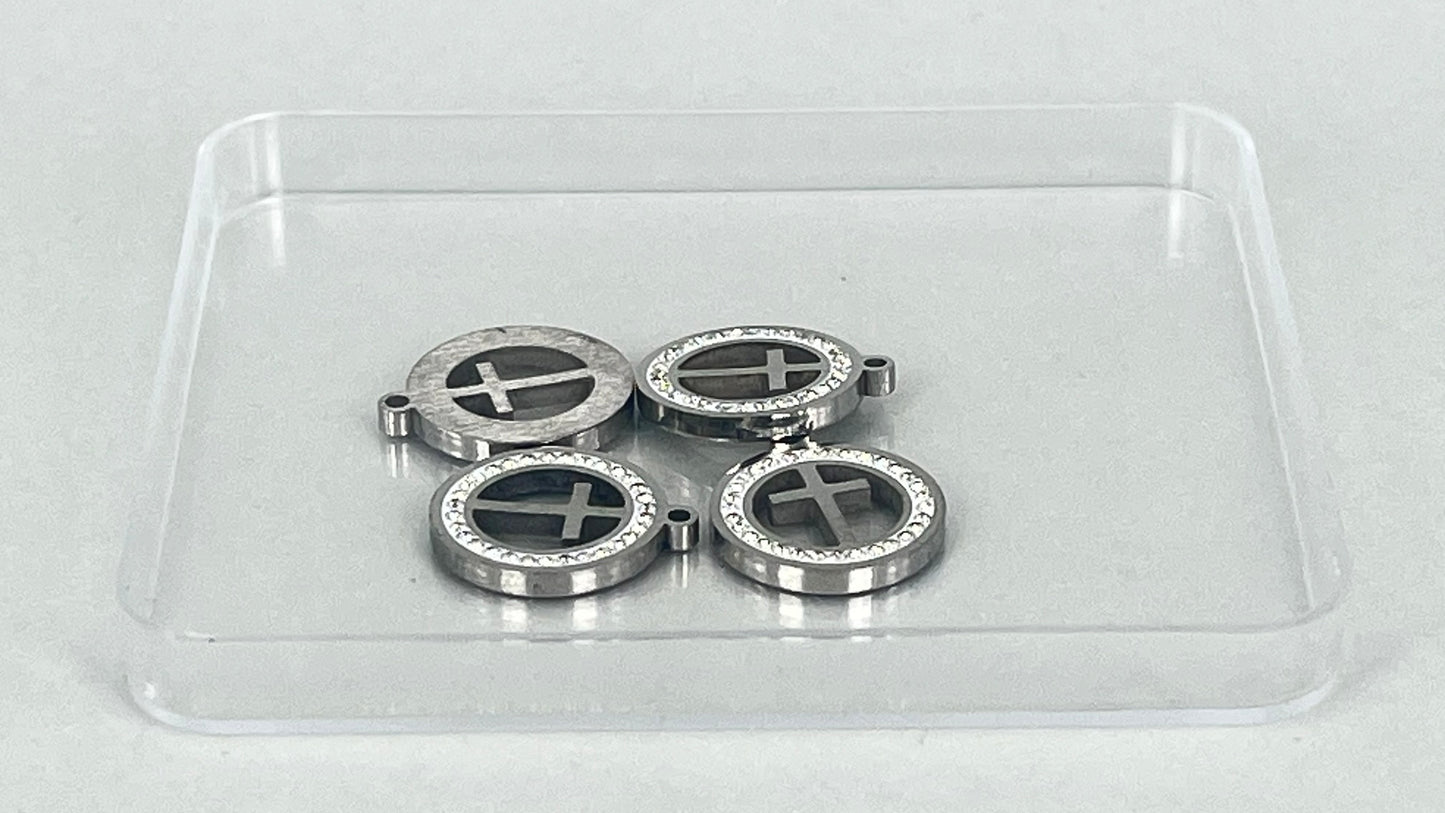 Cross charms (4 pieces)