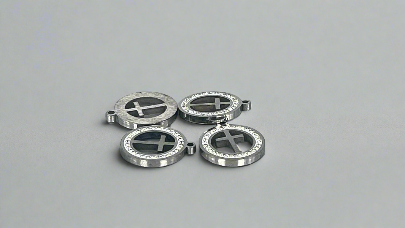 Cross charms (4 pieces)