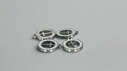 Cross charms (4 pieces)