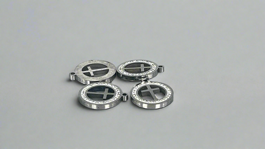 Cross charms (4 pieces)