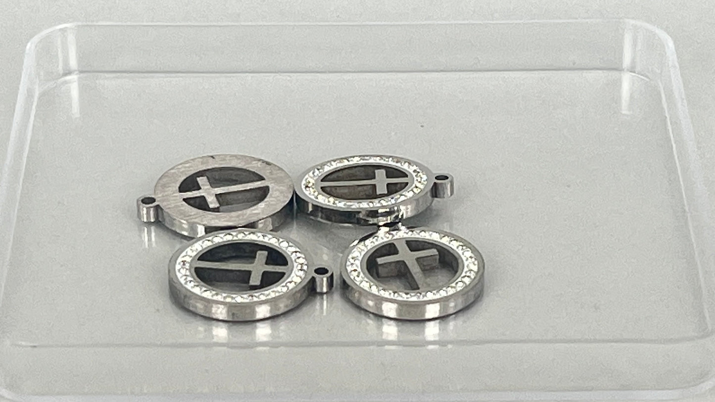 Cross charms (4 pieces)
