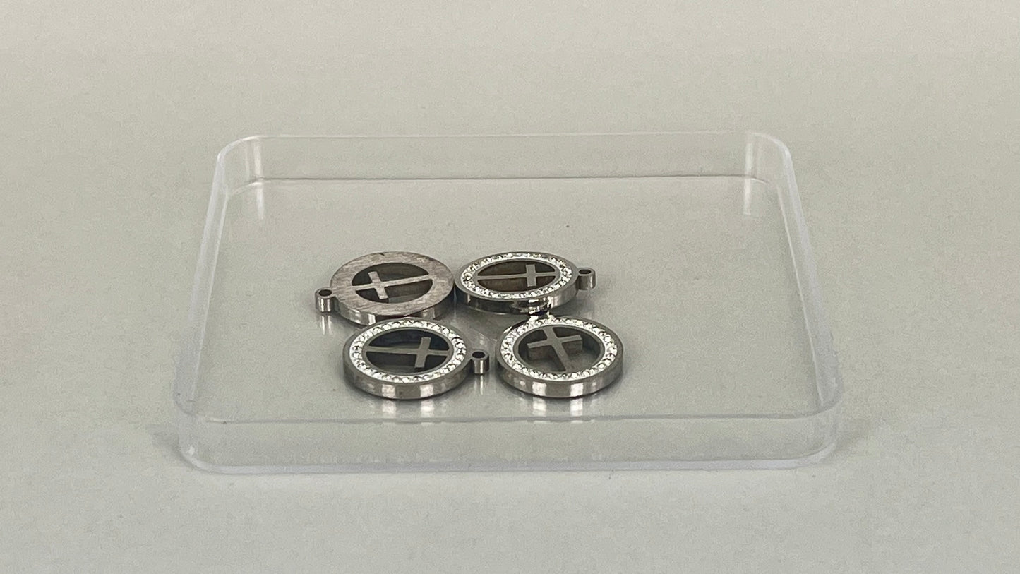 Cross charms (4 pieces)