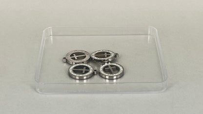 Cross charms (4 pieces)